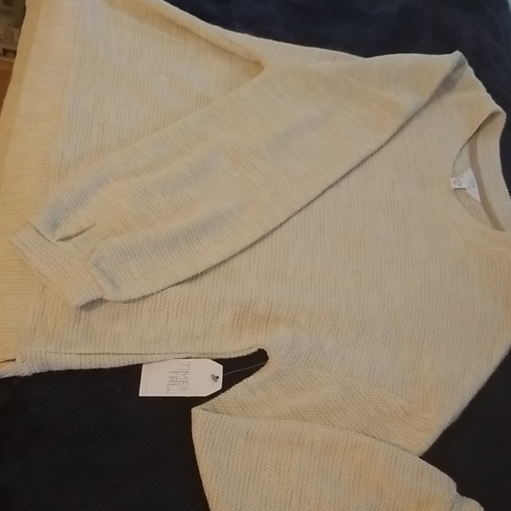 Sweater - Picture 2 of 4